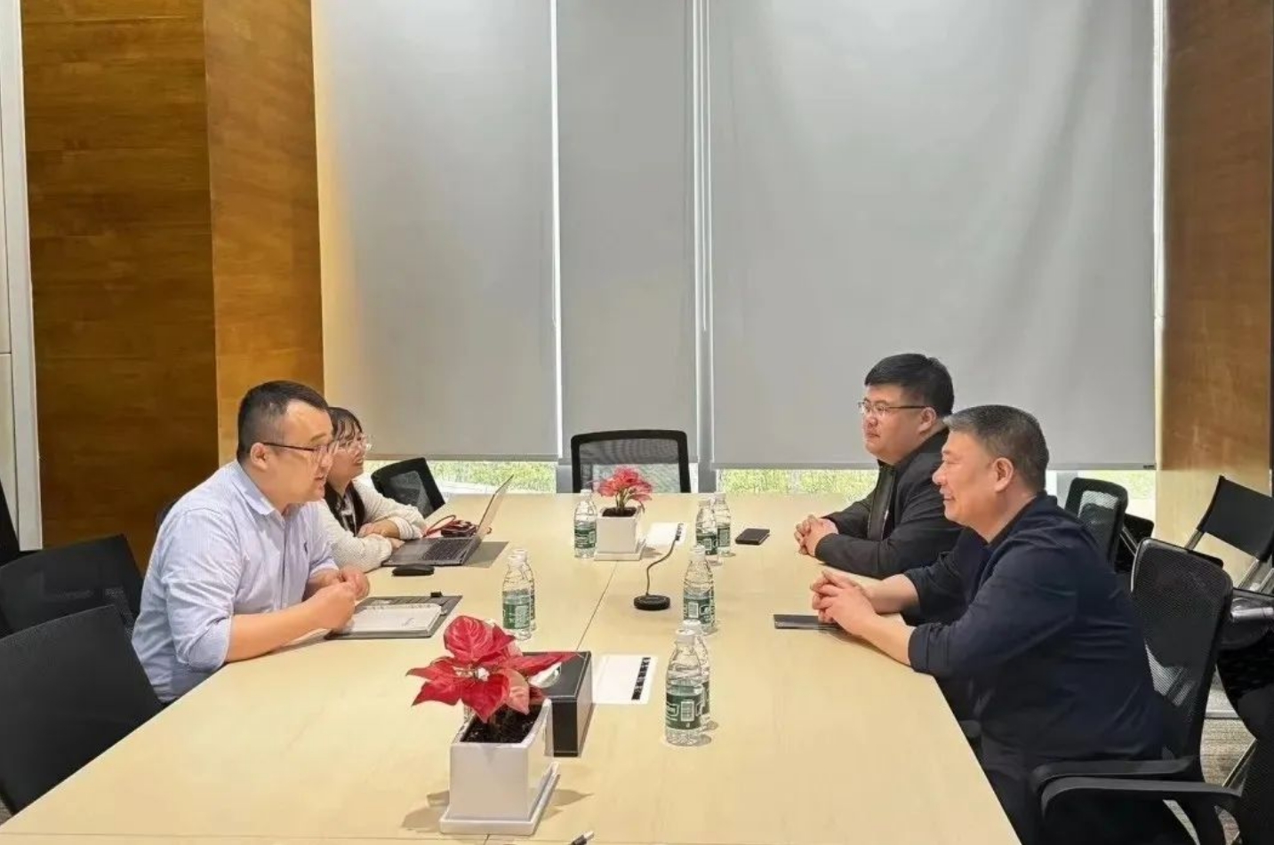 力挺！为企业送上“定心丸”→(图4)